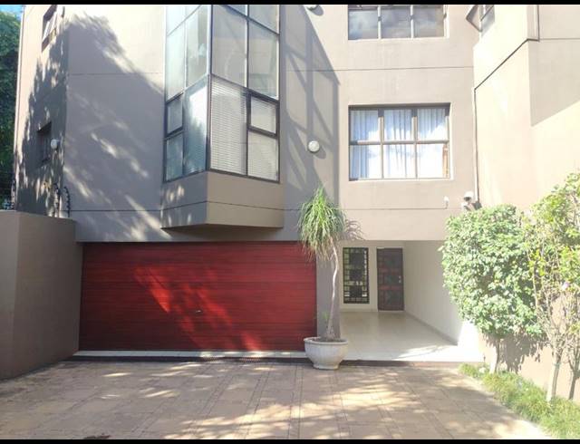 4 BEDROOM APARTMENT FOR SALE IN SANDOWN